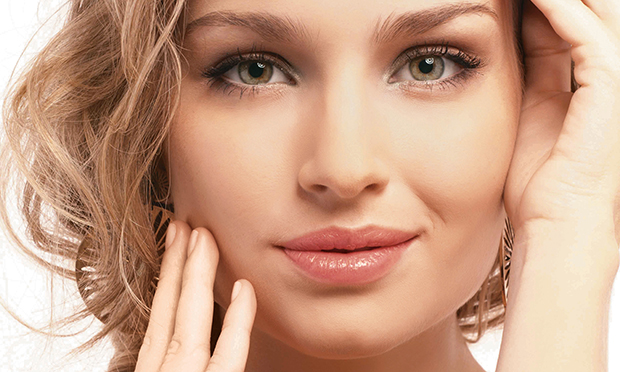 Depois da água termal: aposte em sprays faciais vitaminados para cuidar da pele