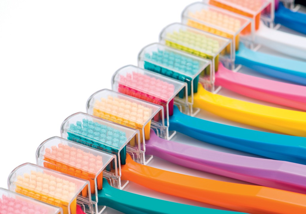 O que acontece quando você usa capinha de plástico na escova de dente