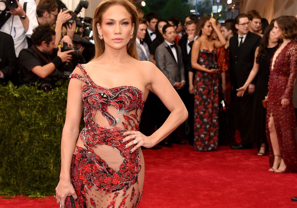 Jennifer Lopez desafia você a ser a garota dos seus sonhos