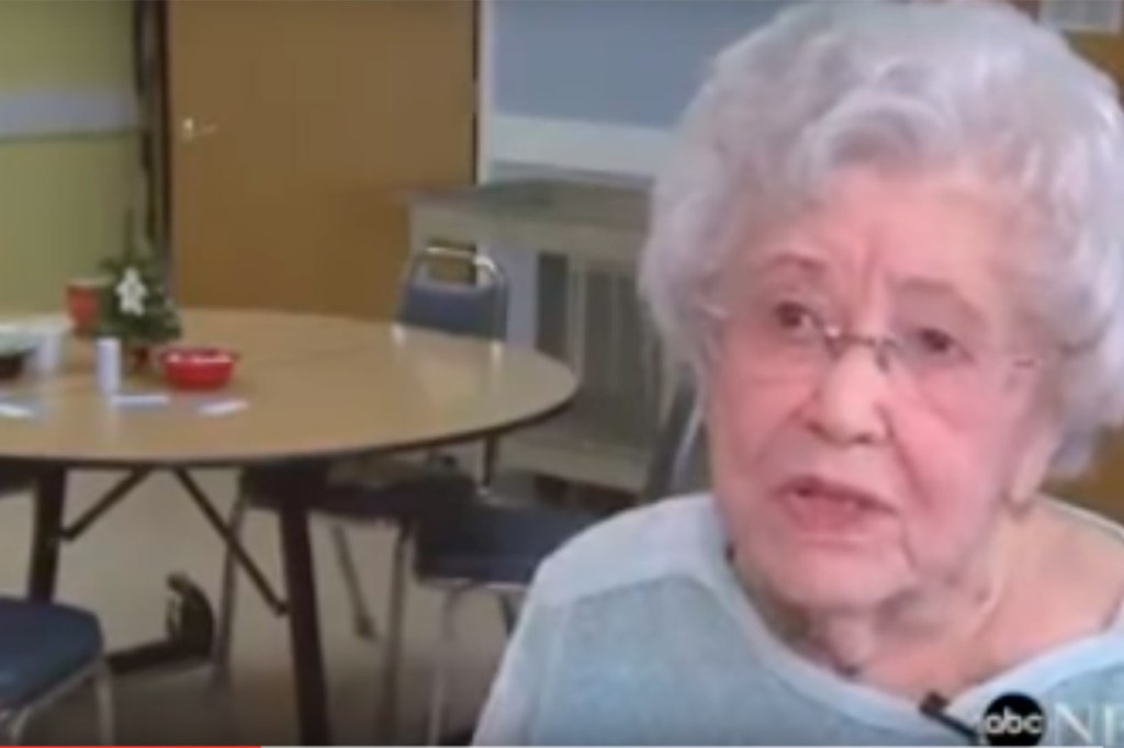 Ela celebrou o 105º aniversário ensinando o que mais ama: ioga