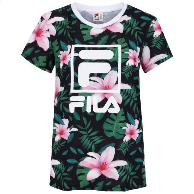 <span>Diretamente dos anos 90, <a href="https://preprod.boaforma.abril.com.br/moda/moda-fitness-as-tendencias-dos-anos-90-que-estao-de-volta/" target="_blank">as logomarcas voltaram com tudo</a>! Vale usar as peças nos seus treinos e também compor com a sua calça jeans favorita.</span>
<div id=":o9" class="ii gt adP adO">
<div id=":o8" class="a3s aXjCH m158f4b63cabb74f3">
<div dir="ltr">
<div id="m_-7657171284106514448divtagdefaultwrapper" dir="ltr">
<div>Camiseta, Fila, R$ 89,90*</div>
<div></div>
</div>
<div><em>*Preço pesquisado em dezembro de 2016</em></div>
</div>
</div>
</div>
<div id=":nk" class="hq gt"></div> <span>Diretamente dos anos 90, <a href="https://preprod.boaforma.abril.com.br/moda/moda-fitness-as-tendencias-dos-anos-90-que-estao-de-volta/" target="_blank">as logomarcas voltaram com tudo</a>! Vale usar as peças nos seus treinos e também compor com a sua calça jeans favorita.</span>
<div id=":o9" class="ii gt adP adO">
<div id=":o8" class="a3s aXjCH m158f4b63cabb74f3">
<div dir="ltr">
<div id="m_-7657171284106514448divtagdefaultwrapper" dir="ltr">
<div>Camiseta, Fila, R$ 89,90*</div>
<div></div>
</div>
<div><em>*Preço pesquisado em dezembro de 2016</em></div>
</div>
</div>
</div>
<div id=":nk" class="hq gt"></div>