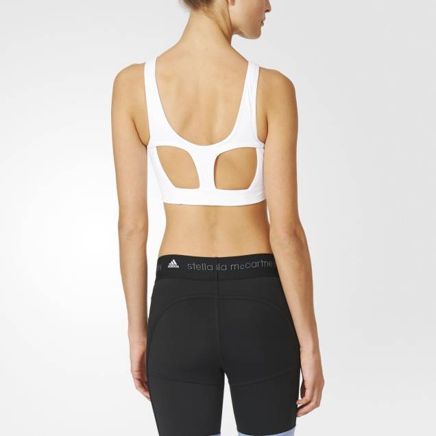 <span>Pra quem gosta de peças modernas até na hora de treinar, os recortes são excelente aliados! Eles tiram a mesmice do seu look fitness e funcionam para qualquer modalidade, indoor ou outdoor.</span>
<span>Top, Adidas by Stella Mccartney, R$ 300*</span>
<em>*Preço pesquisado em dezembro de 2016</em> <span>Pra quem gosta de peças modernas até na hora de treinar, os recortes são excelente aliados! Eles tiram a mesmice do seu look fitness e funcionam para qualquer modalidade, indoor ou outdoor.</span>
<span>Top, Adidas by Stella Mccartney, R$ 300*</span>
<em>*Preço pesquisado em dezembro de 2016</em>