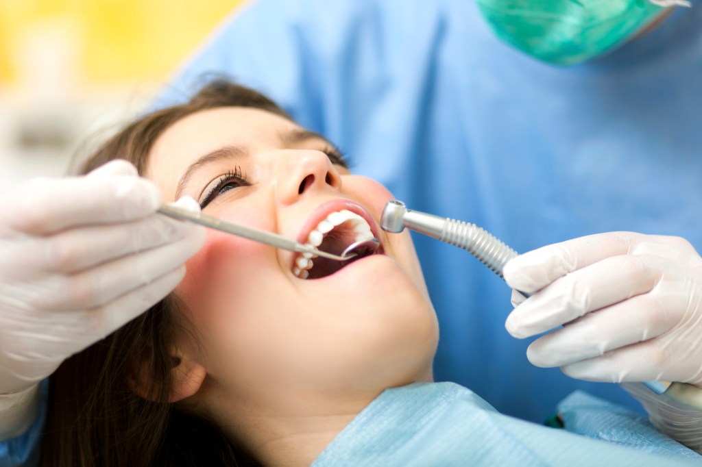 No dentista: fita adesiva pode substituir anestesia injetável