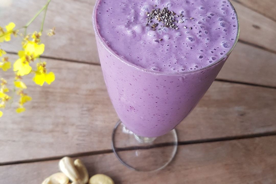 Vitamina low carb de amora
