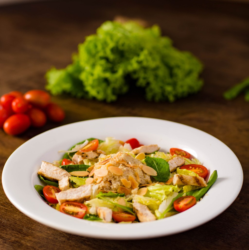 Faça em casa esta salada proteica do restaurante Madero