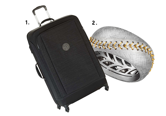 1. Mala Super Hybrid, <a href="https://www.kipling.com.br/" target="_blank" rel="noopener">Kipling</a>, R$ 1999; 2. Anel Brave Baseball, <a href="https://www.maxior.com.br/" target="_blank" rel="noopener">Maxior</a>, R$ 3.900 (preços pesquisados em julho de 2017)<a href="https://www.kipling.com.br/"></a> <a href="https://www.kipling.com.br/"></a>