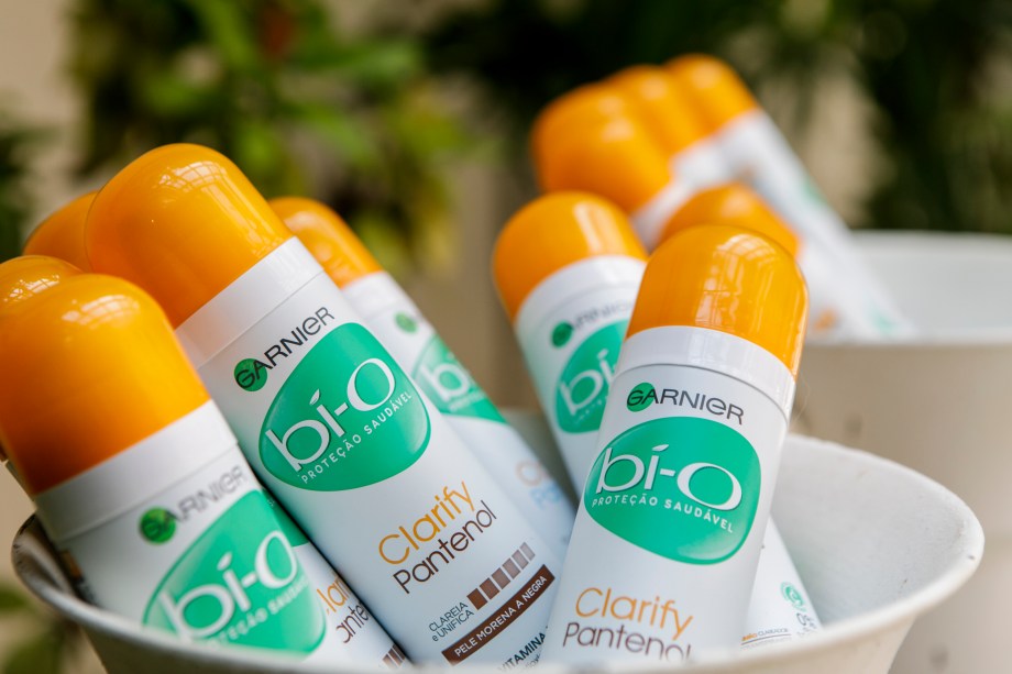 Antes do aulão, todas as convidadas puderam experimentar Bí-O Clarify Pantenol e Bí-O Clarify Pantenol Pele Morena a Negra – este último é o primeiro desodorante clareador específico para a pele morena a negra. Antes do aulão, todas as convidadas puderam experimentar Bí-O Clarify Pantenol e Bí-O Clarify Pantenol Pele Morena a Negra – este último é o primeiro desodorante clareador específico para a pele morena a negra.