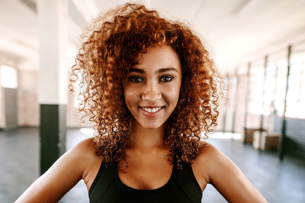 Como cuidar da pele e do cabelo durante e após a malhação