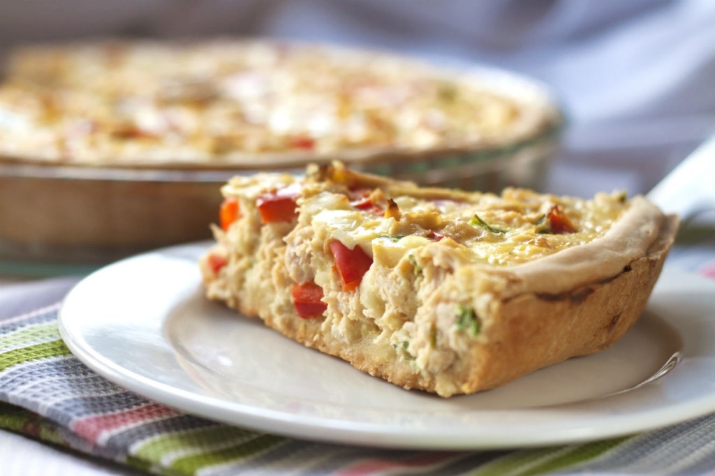 Esta torta de frango e brócolis tem carboidratos de qualidade