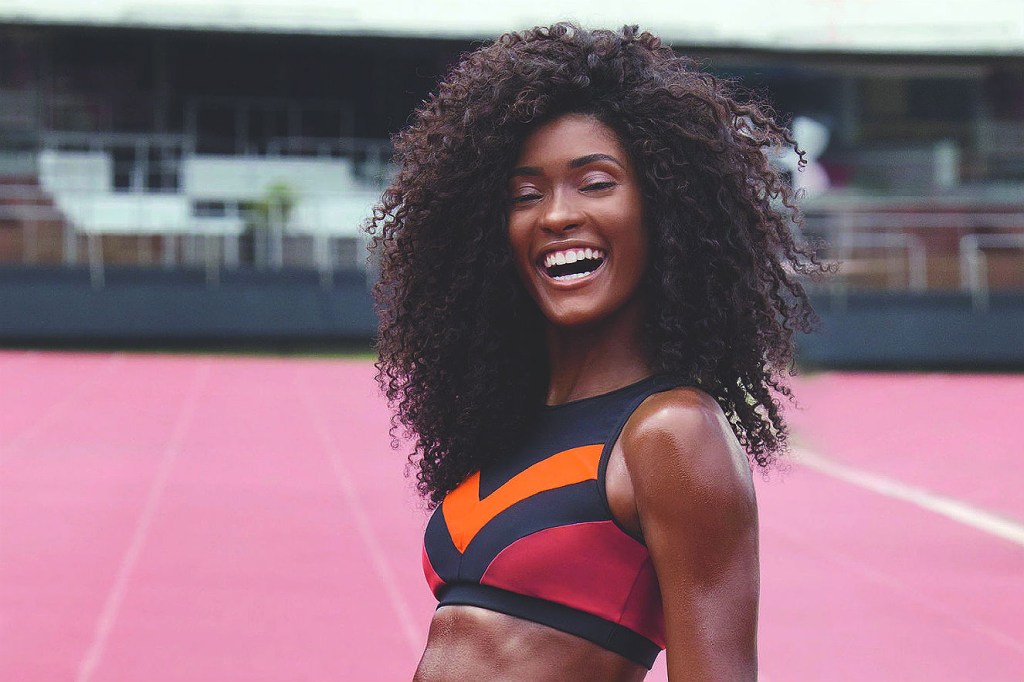 5 cuidados de cabelo que Erika Januza adotou após assumir os cachos