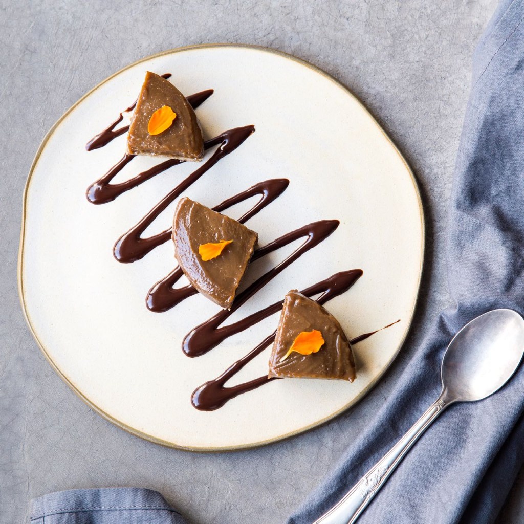 Prepare em casa a torta de doce de leite vegano do restaurante Figo