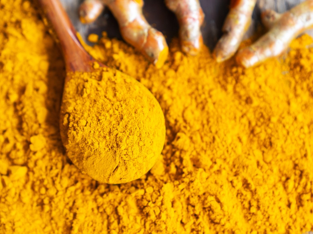 Como a cúrcuma pode ajudar nos treinos?