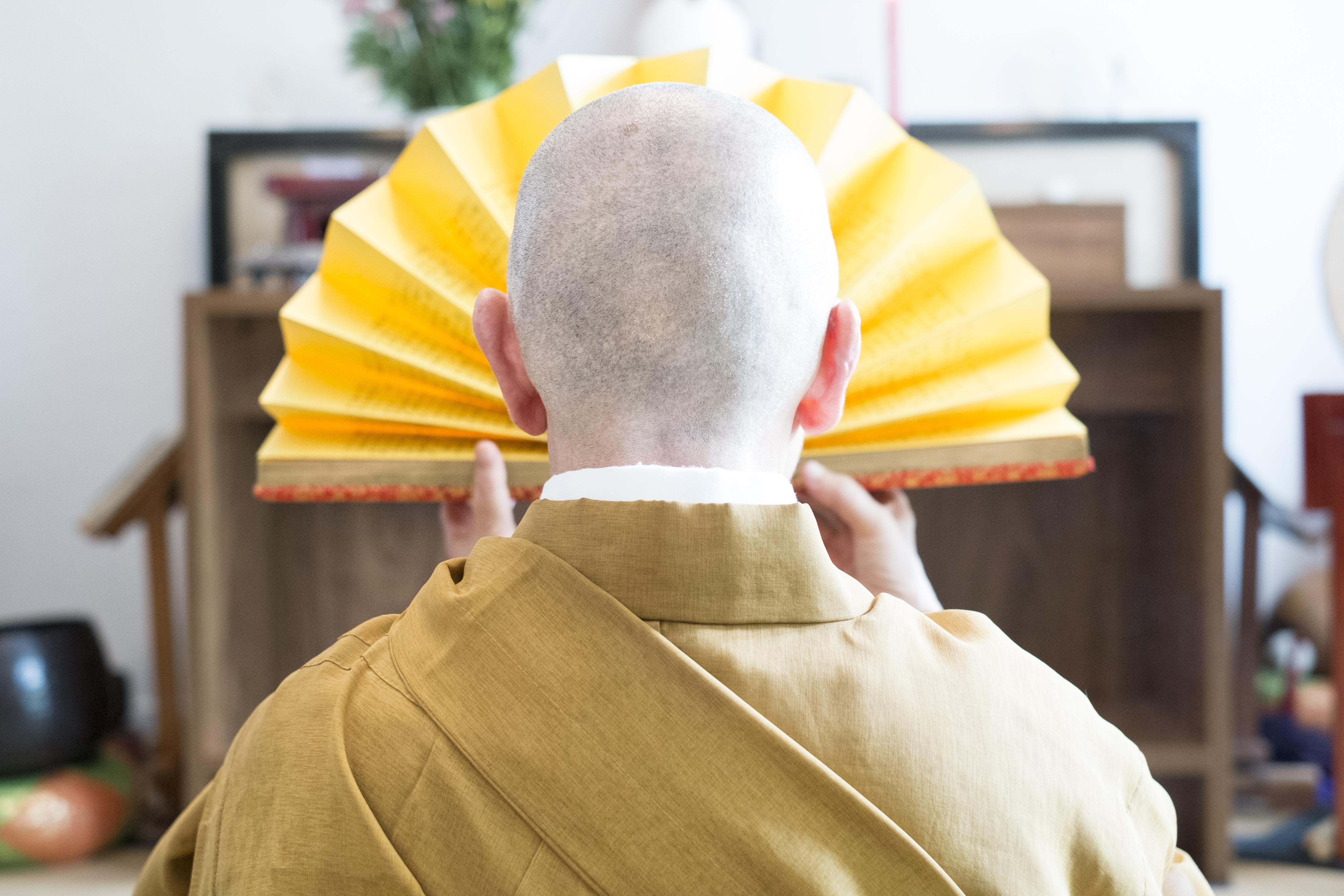 Monja Coen, de costas, em imagem de 2013: &ldquo;N&atilde;o podemos nos for&ccedil;ar a ser adolescentes com 50, 60 anos de idade&rdquo;