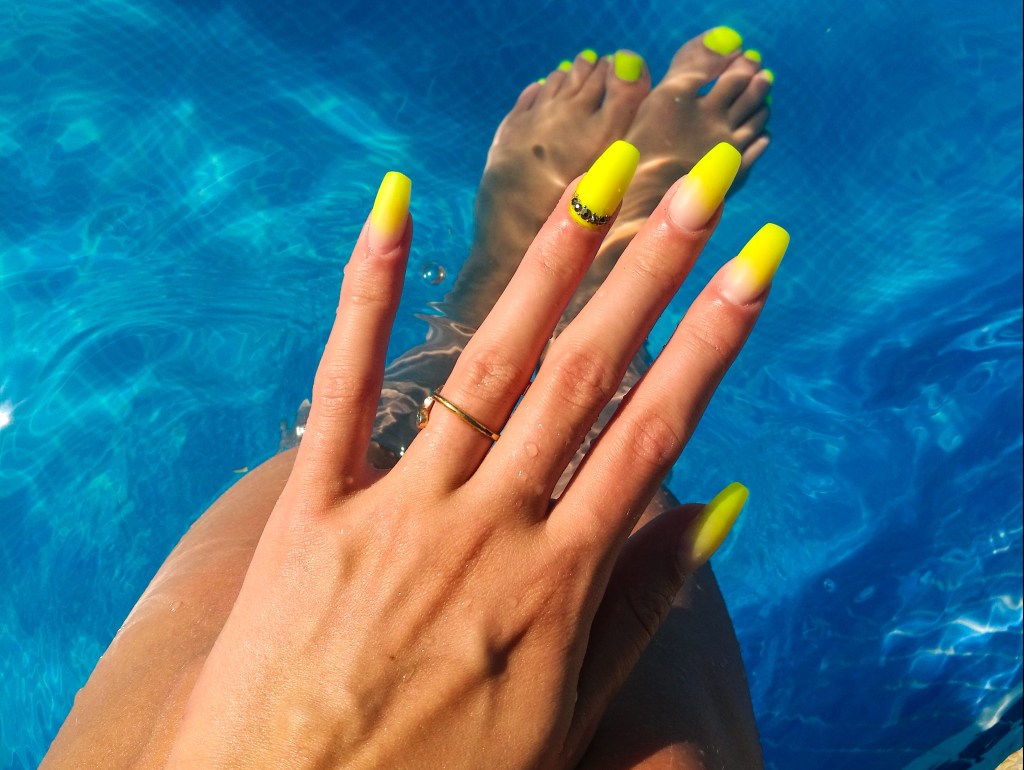 Alongamento de unhas: leia antes de aderir à moda