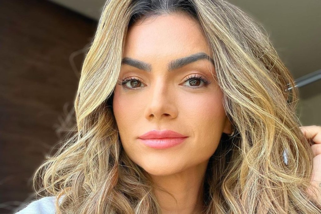 Kelly Key faz musculação e relata foco na saúde