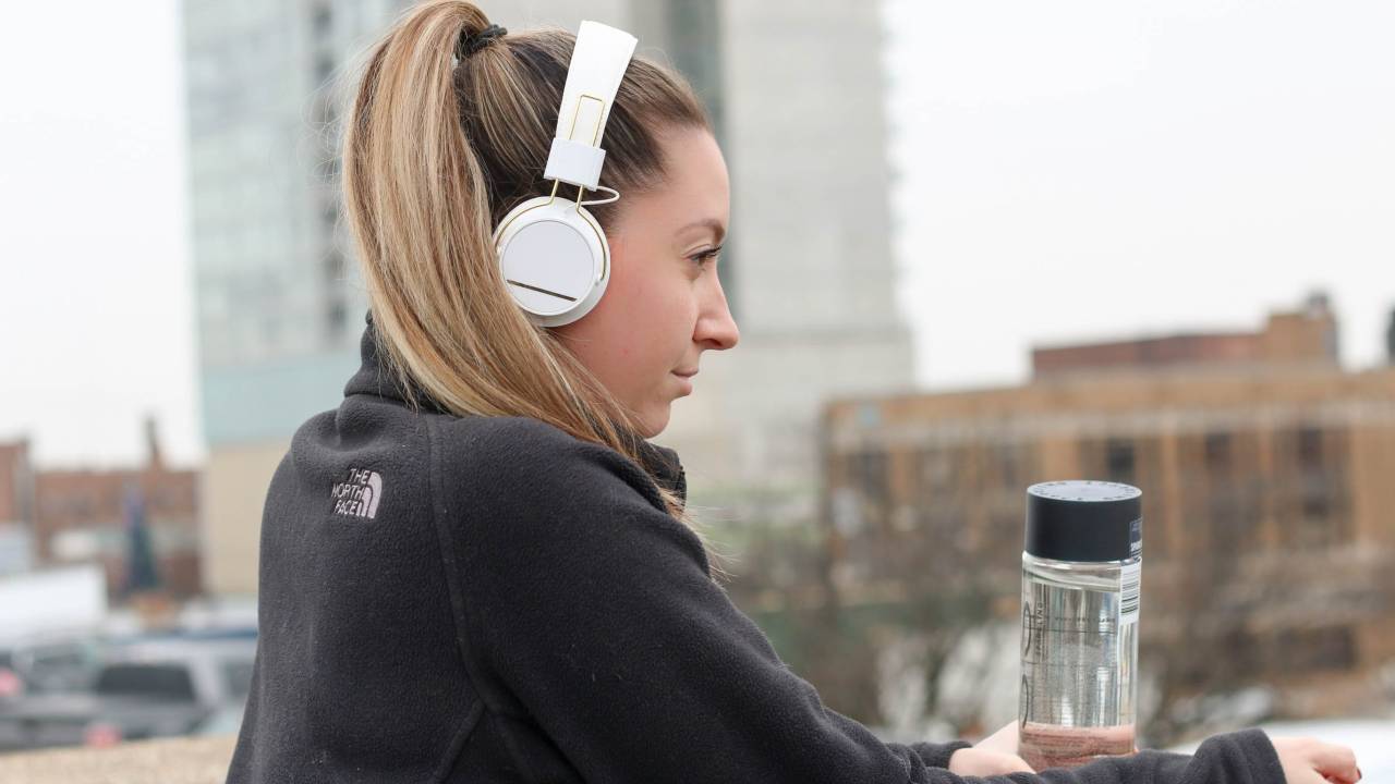 fones de ouvido esportivos