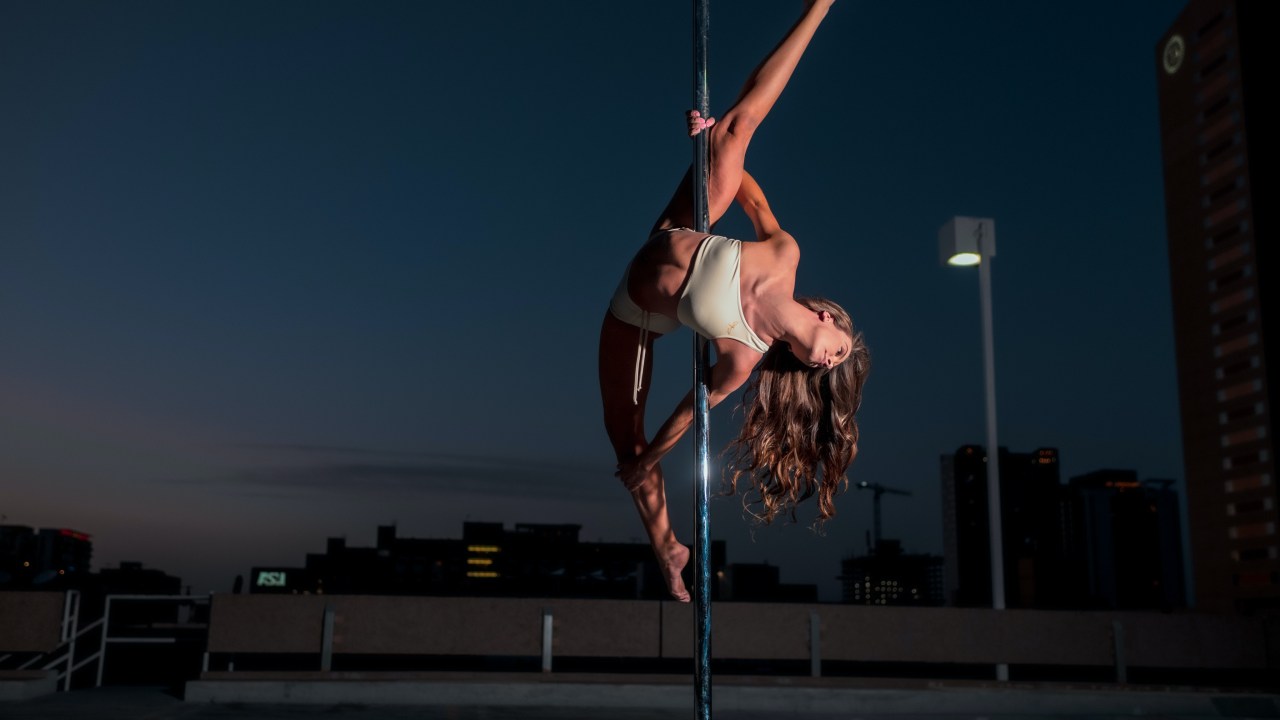 benefícios do pole dance