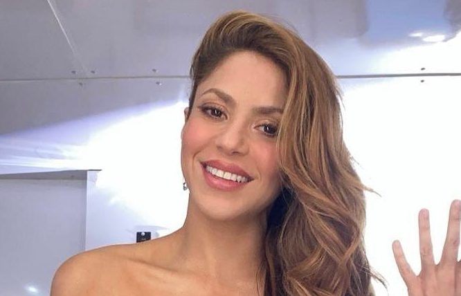 Treino de abdômen da Shakira: os 5 exercícios preferidos da cantora