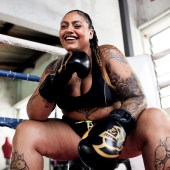 Amanda Souza na capa de Boa Forma