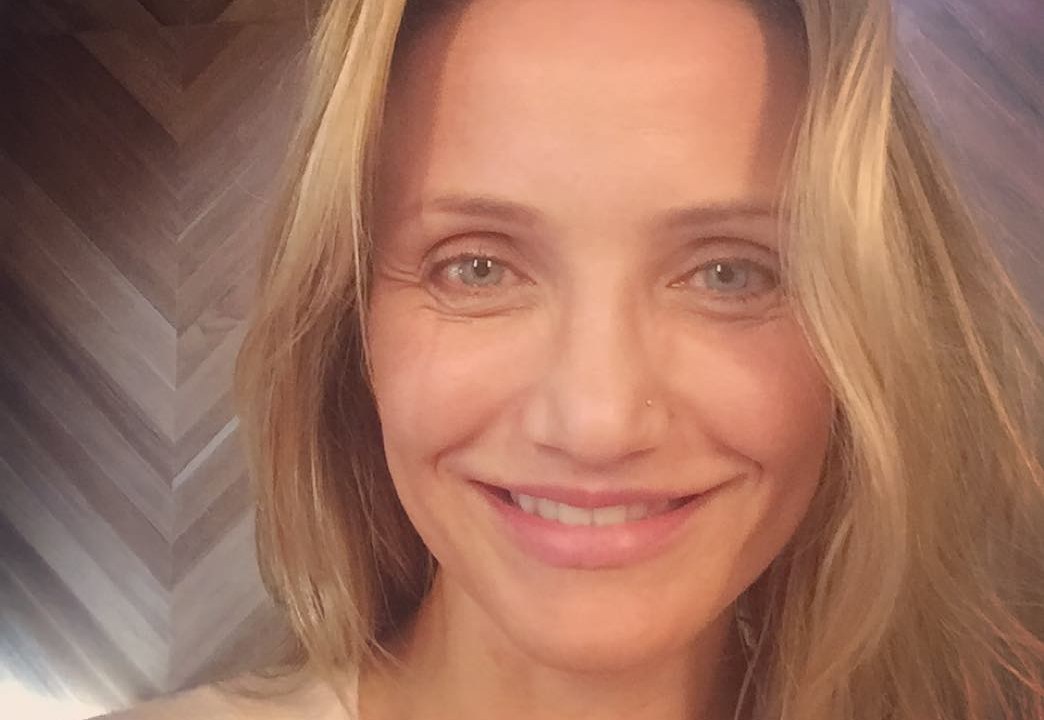 Entenda como Cameron Diaz transformou a dança em seu treino de cardio em casa