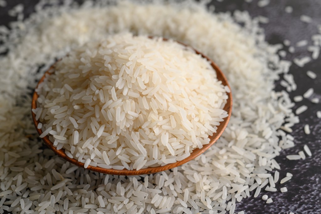 Afinal, é preciso lavar o arroz antes de cozinhar?