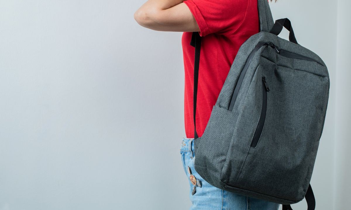 como usar mochila sem prejudicar as costas