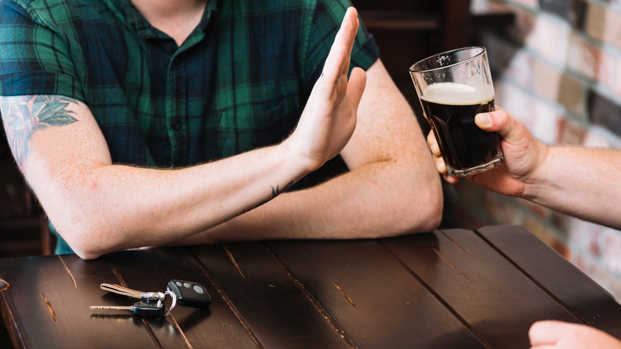 Veja quais benefícios podem ser notados rapidamente ao parar de beber álcool