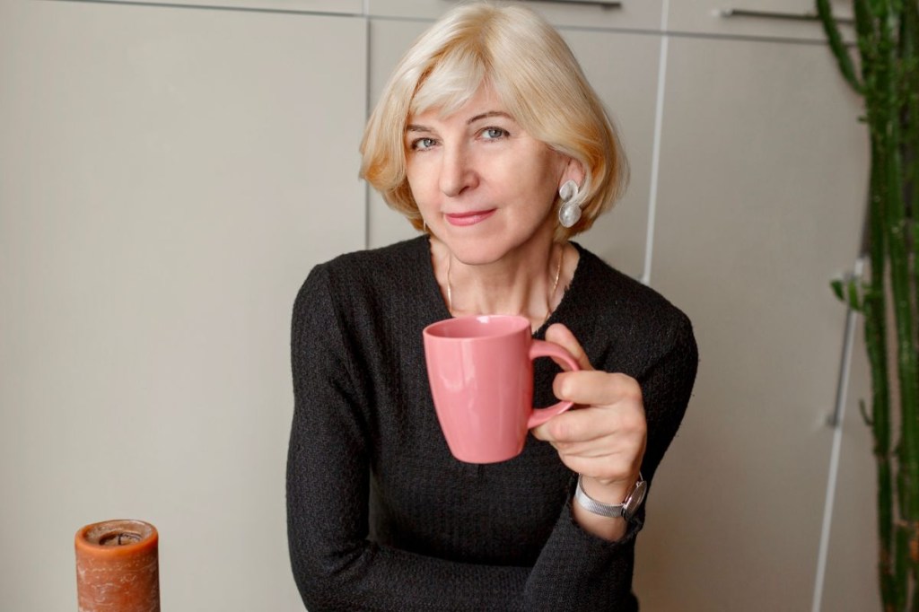 Quais alimentos evitar na menopausa? Nutricionista revela