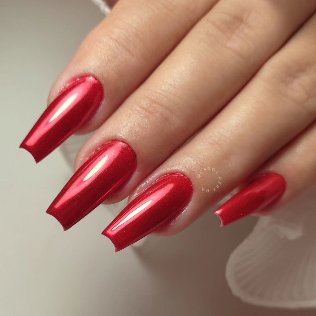 carol.pereira unhas cromadas vermelhas