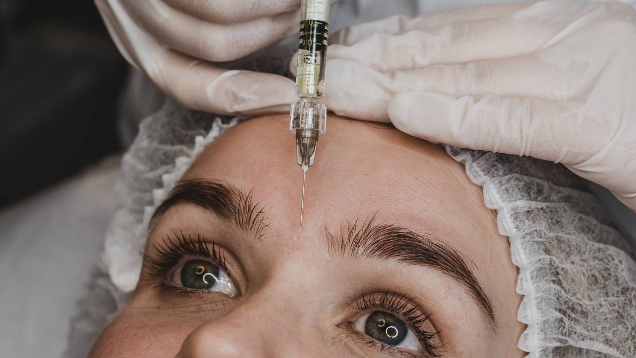 Profissional aponta de quanto em quanto tempo é indicado retocar o botox