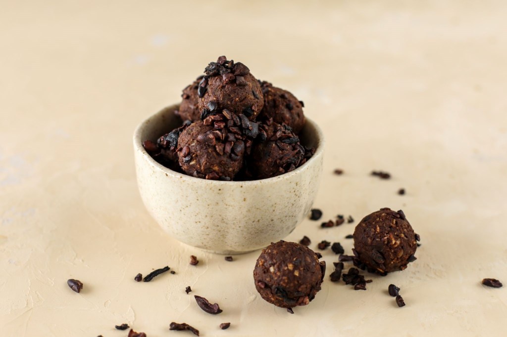 Brigadeiro de cacau e aveia: uma opção saudável para a sobremesa de Natal