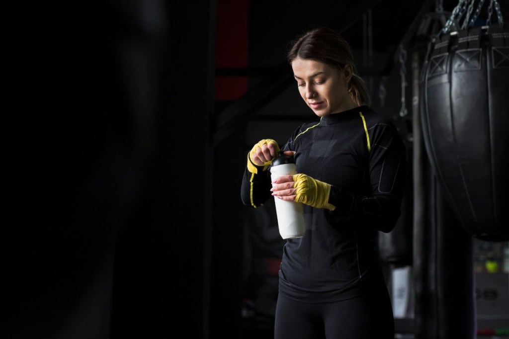 Anvisa proíbe venda de 48 marcas de whey protein: entenda o caso