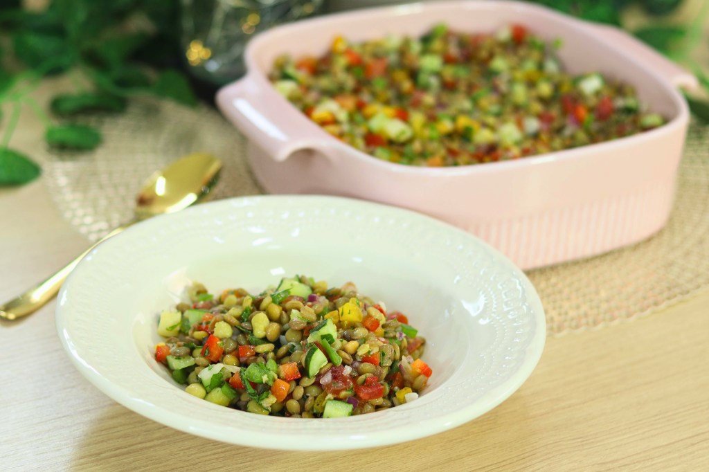 Salada de lentilha: refrescante e prática para os dias quentes