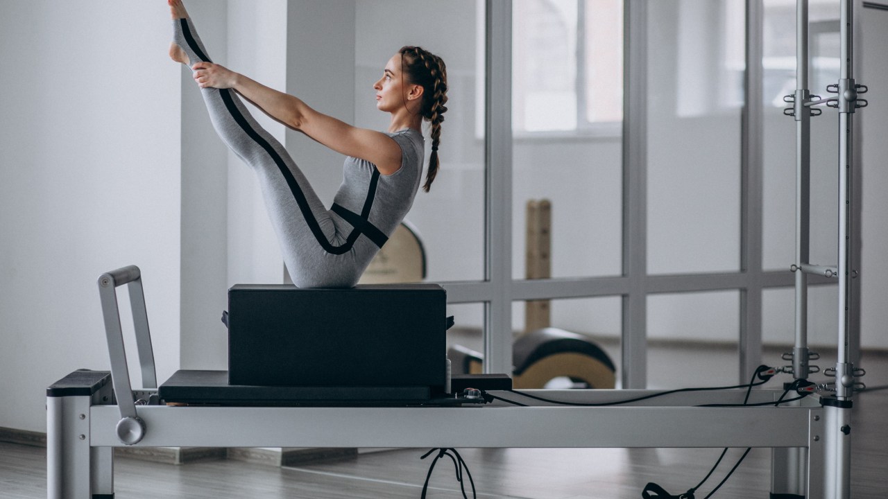 Veja como o pilates pode contribuir com a saúde do quadril e articulações