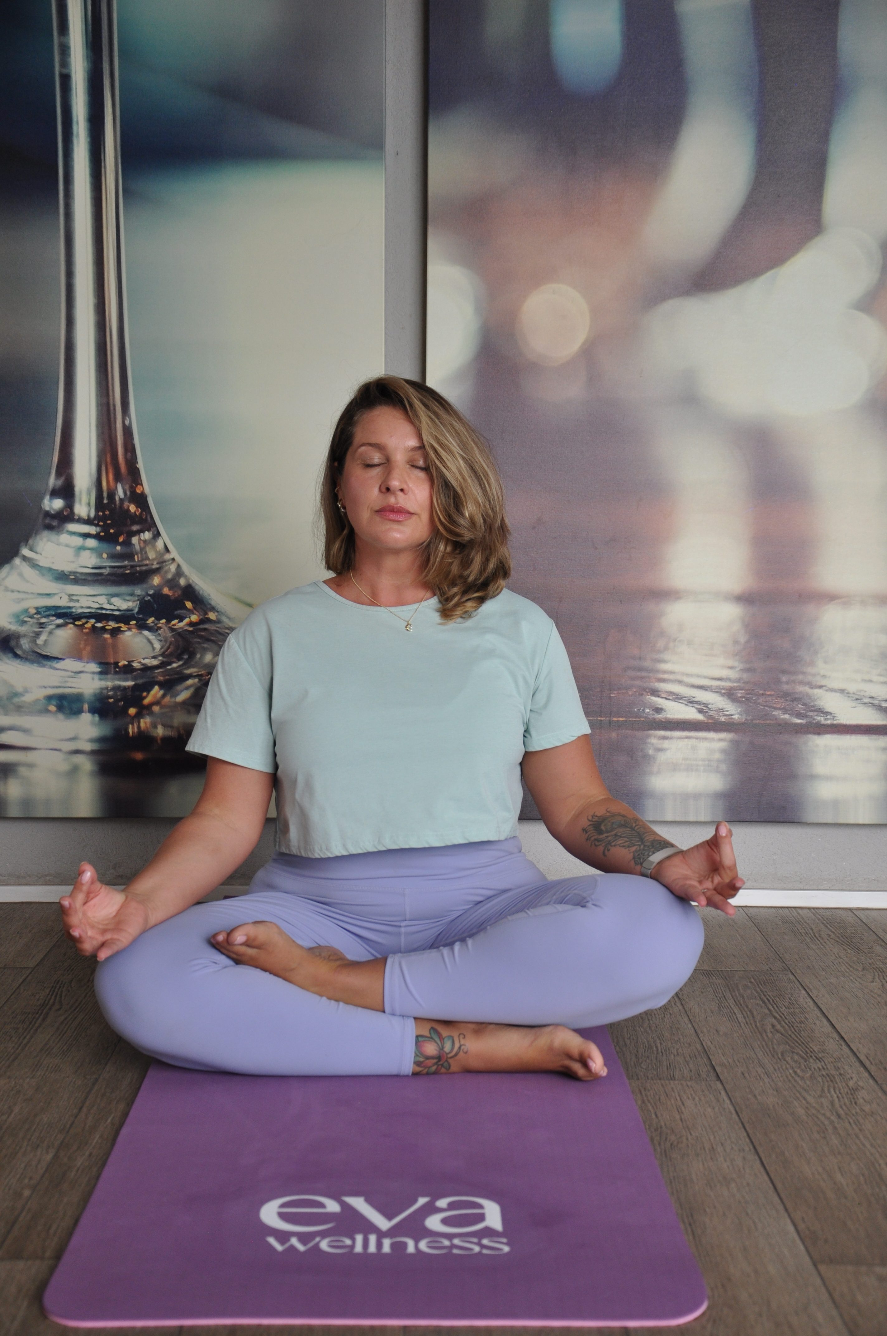 Raquel Schauff conduzindo a pr&aacute;tica no evento em S&atilde;o Paulo