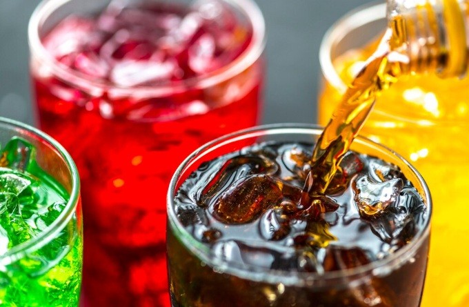 Refrigerante zero na dieta: entenda o papel dos adoçantes e a frequência de consumo